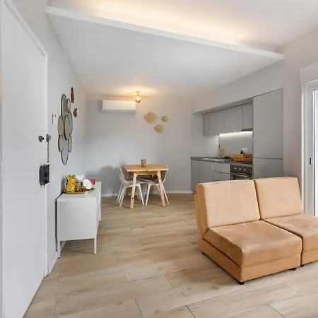 Natural Grey Apartment *